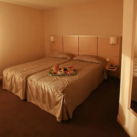 Hotel The Originals Boutique, Actuel Hotel, Saint-etienne Aeroport 3*