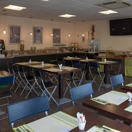 Hotel The Originals Boutique, Actuel Hotel, Saint-etienne Aeroport 3*