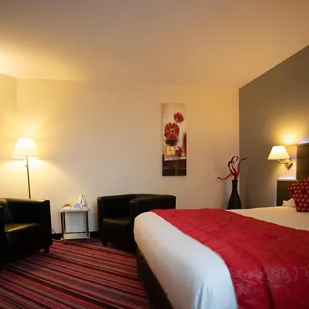 Hotel The Originals Boutique, Actuel Hotel, Saint-etienne Aeroport 3*