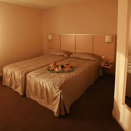 Hotel The Originals Boutique, Actuel Hotel, Saint-etienne Aeroport 3*